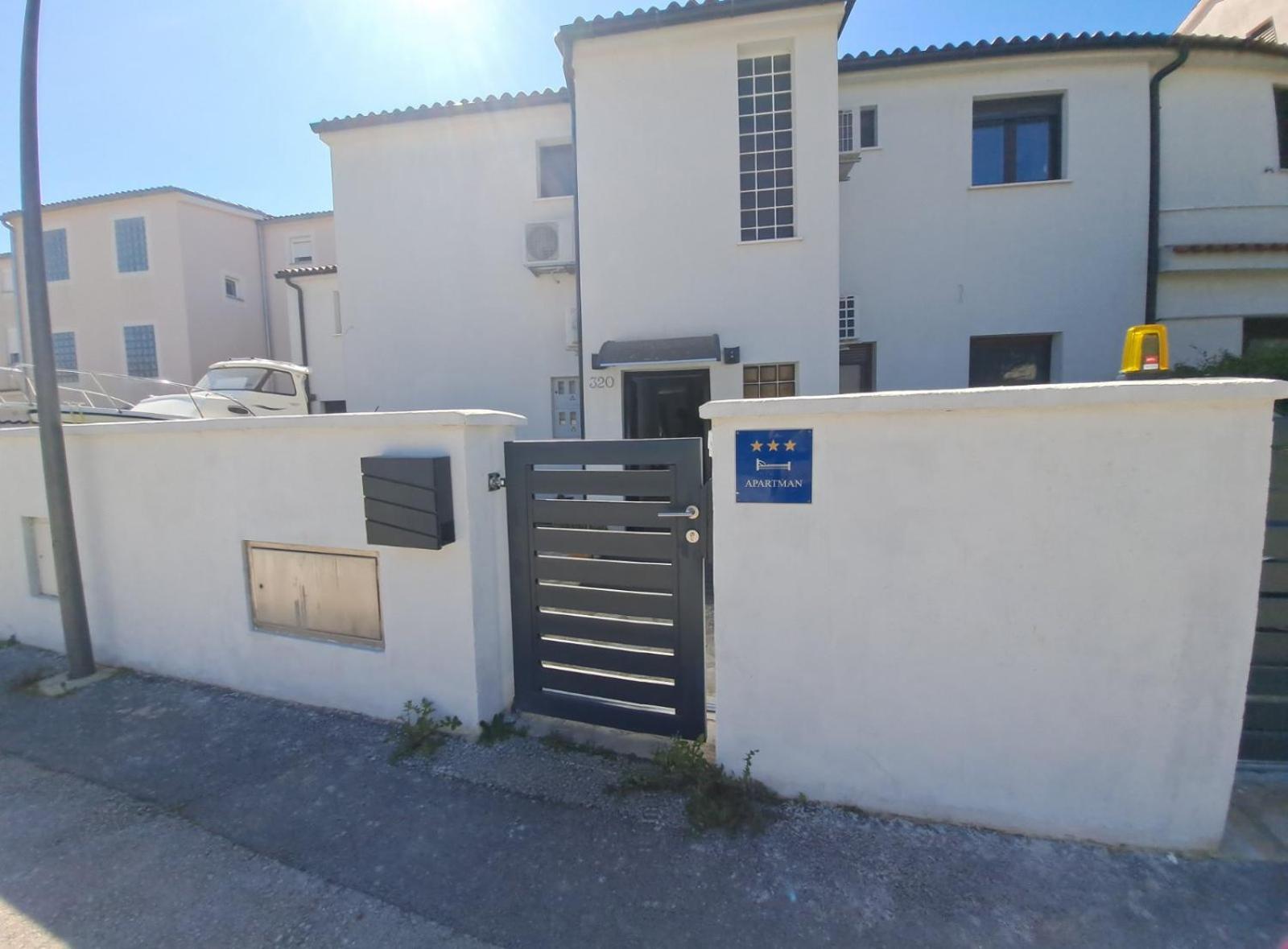 פומר Apartments Finera מראה חיצוני תמונה